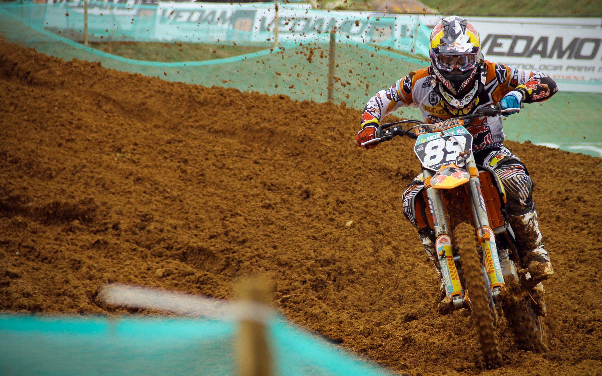 亚洲羽毛球预选赛国羽稳步前行，年轻选手表现异常精彩，亚洲羽毛球团体锦标赛